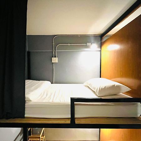 The Backpack Hostel Bangkok Exterior photo