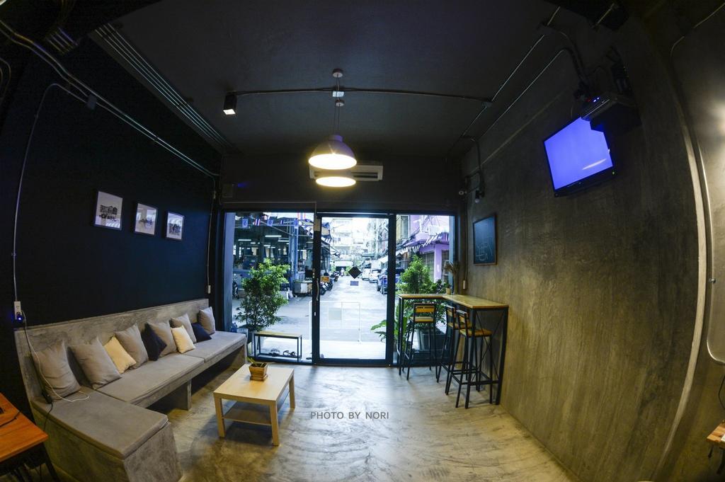 The Backpack Hostel Bangkok Exterior photo